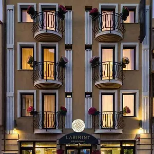 3* Otel Labirint Boutique